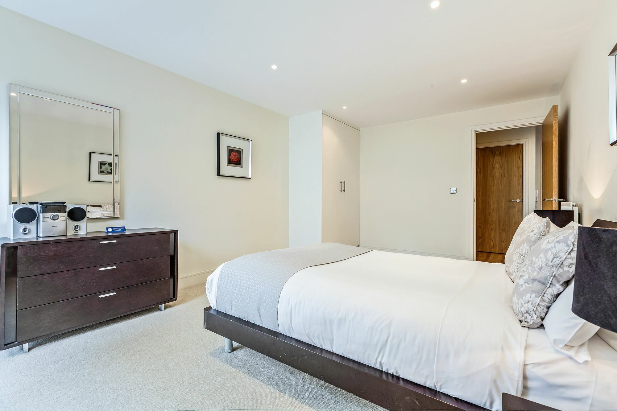 Lanterns Court By Bridgestreet * Londres